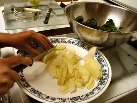 themasterchefslicesapples slicing apples for the spinach tart