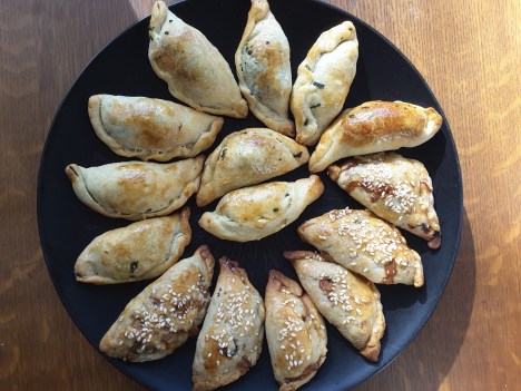 Borekita "flakeoff" tests two types of dough